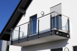 Aluminium ou verre, quel mat&eacute;riau choisir pour un garde-corps ext&eacute;rieur durable ?